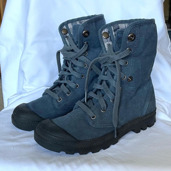 Palladium women’s lace-up boots - Picture 9 of 10
